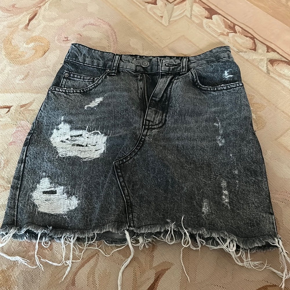 Black / grey skirt made in Italy. Worn once